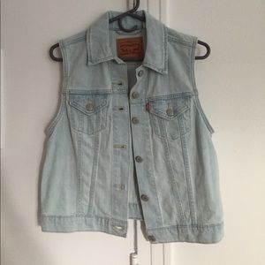 Levis light washed denim vest